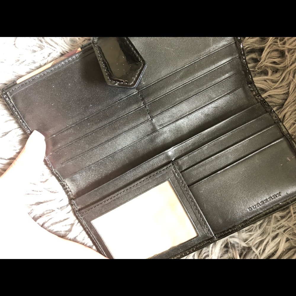 Authentic Burberry wallet - Picture 5 of 5